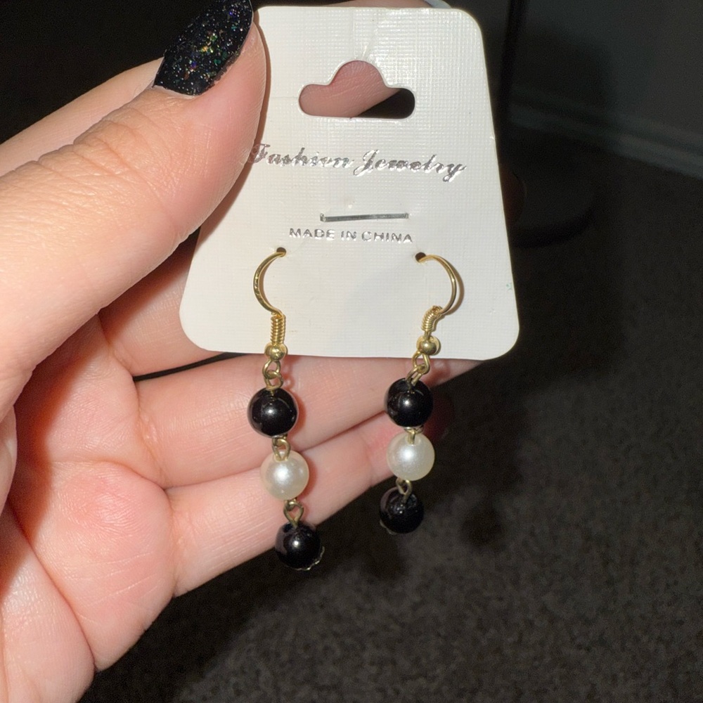 Black and White Pearl Dangle Earrings
